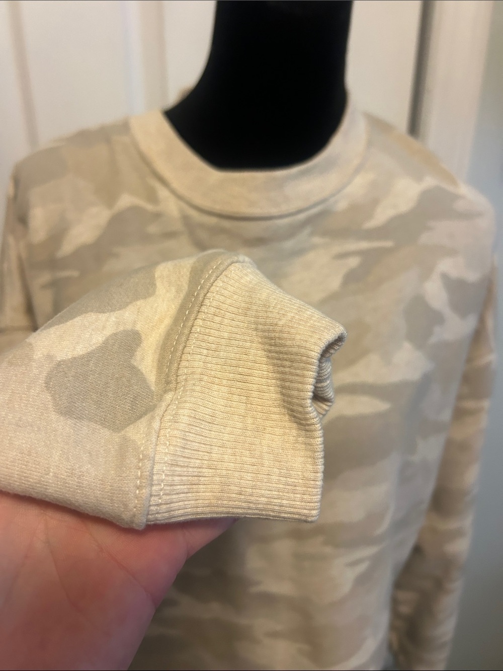 American Eagle Outfitters Beige Camo Crewneck Sweater - Picture 4 of 6
